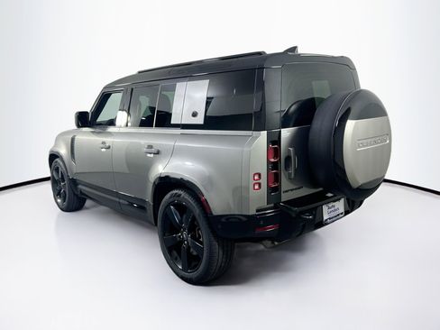 Used 2024 Land Rover Defender 110 X-Dynamic SE image 7