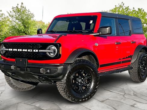 Used 2022 Ford Bronco Wildtrak image 12