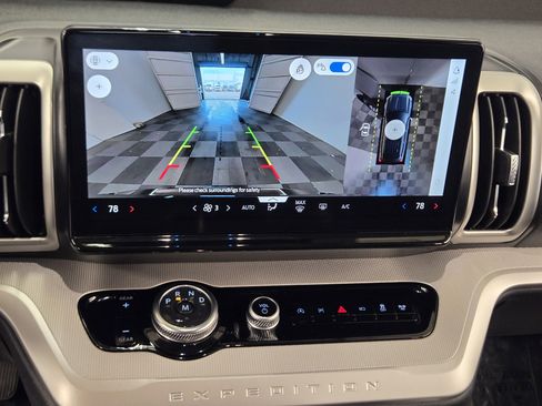 Certified 2025 Ford Expedition Active image 17