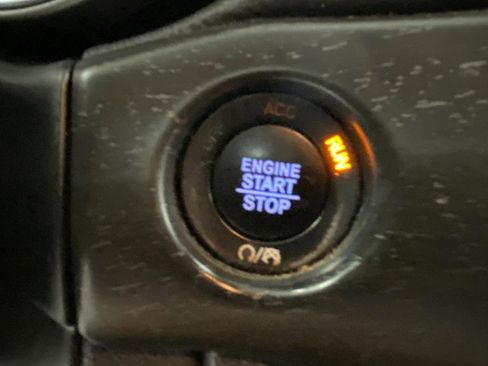 Used 2017 Jeep Grand Cherokee Altitude image 29