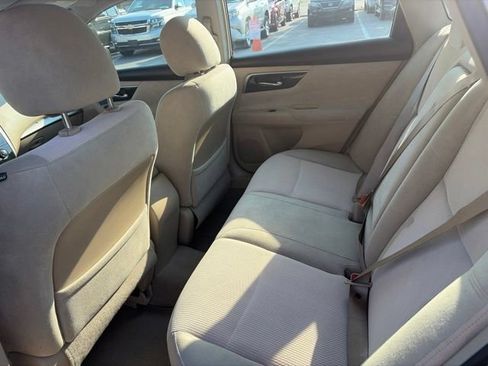 Used 2013 Nissan Altima 2.5 S FWD image 10