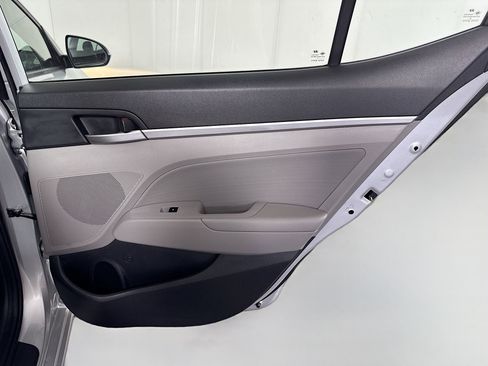 Used 2019 Hyundai Elantra SEL image 27