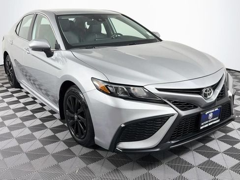 Used 2024 Toyota Camry SE FWD image 29