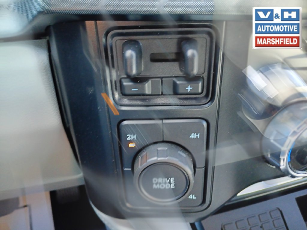 Used 2023 Ford F250 Limited AWD/4WD image 15