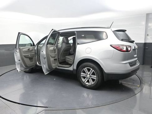 Used 2017 Chevrolet Traverse LS AWD/4WD image 43