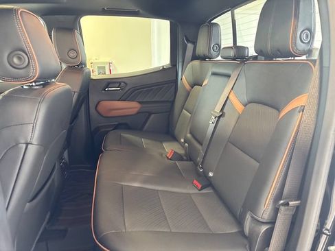 Used 2024 GMC Canyon AT4 w/ AT4 Premium Package AWD/4WD image 17