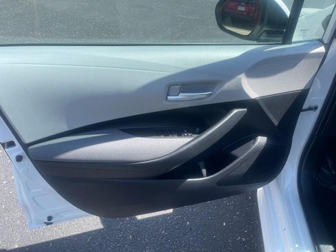 Used 2021 Toyota Corolla LE FWD image 14