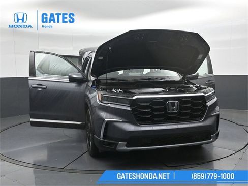 Certified 2025 Honda Pilot Touring image 68