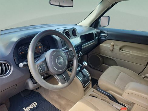 Used 2014 Jeep Patriot Sport w/ Tire & Wheel Group FWD image 16