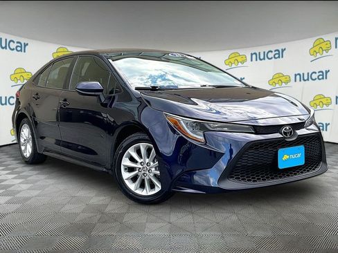 Used 2021 Toyota Corolla LE w/ LE Convenience Package FWD image 1