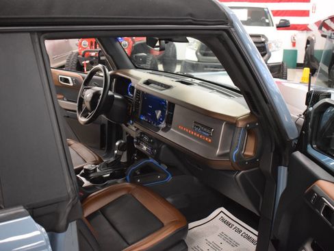 Used 2023 Ford Bronco Outer Banks image 32