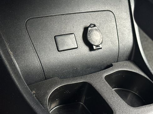 Used 2015 Toyota Prius Three image 29