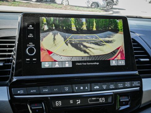 Used 2025 Honda Odyssey EX-L image 24