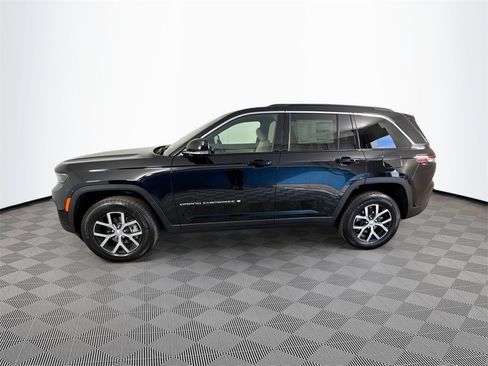 New 2025 Jeep Grand Cherokee Limited w/ Luxury Tech Group II image 4