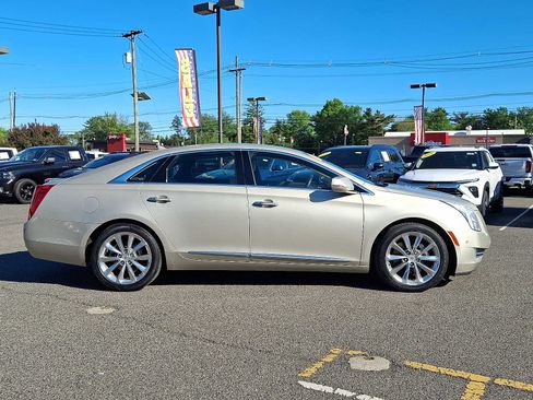 Used 2014 Cadillac XTS Luxury w/ Driver Awareness Package FWD image 8