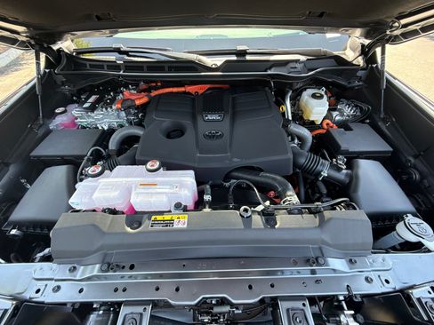 New 2026 Toyota Sequoia Platinum AWD/4WD image 7