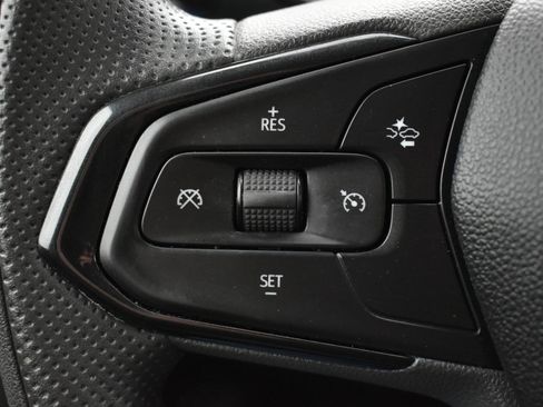 Used 2025 Chevrolet Trax LS image 18