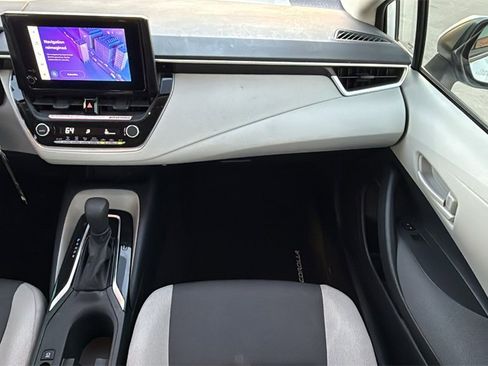 Used 2023 Toyota Corolla LE image 29