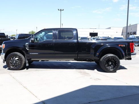 Used 2018 Ford F350 Lariat w/ Lariat Ultimate Package AWD/4WD image 3