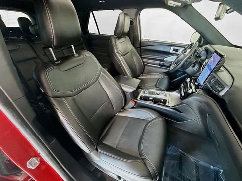 Used 2022 Ford Explorer ST w/ Equipment Group 401A AWD/4WD image 32