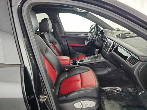 Used 2017 Porsche Macan image 10