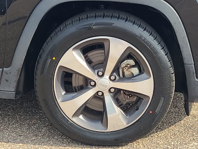 Used 2019 Jeep Cherokee Limited FWD image 9