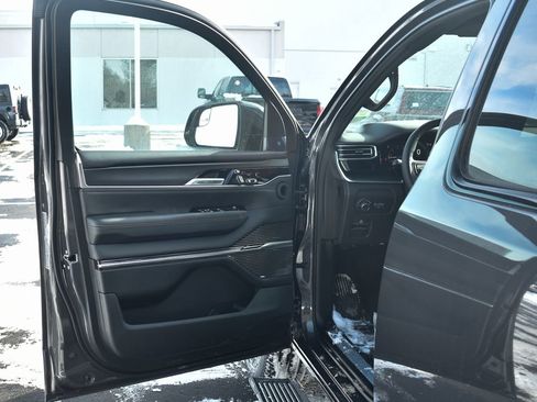 New 2026 Jeep Grand Wagoneer Summit w/ Premium Group III AWD/4WD image 28
