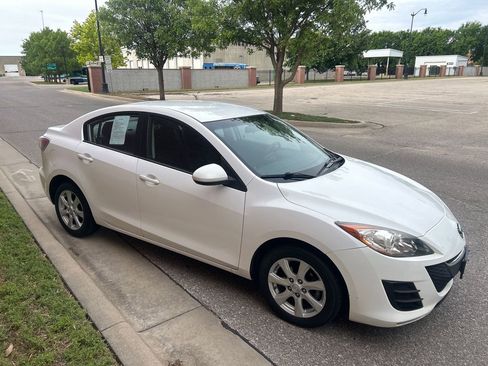 Used 2010 MAZDA MAZDA3 i Touring FWD image 4