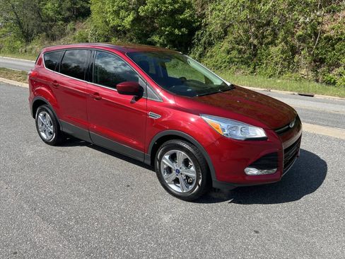 Used 2016 Ford Escape SE w/ SE Cold Weather Package AWD/4WD image 9