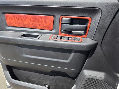 Used 2018 RAM 3500 Tradesman w/ Chrome Appearance Group RWD image 19