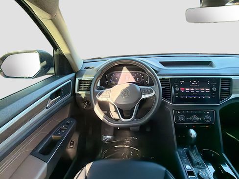 Used 2022 Volkswagen Atlas SEL image 17
