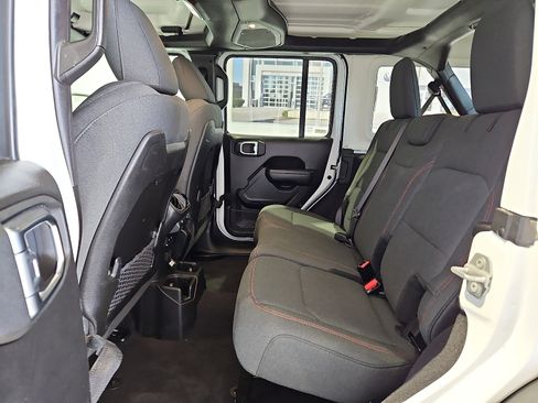 Used 2025 Jeep Wrangler Unlimited Rubicon AWD/4WD image 7