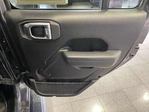 Used 2022 Jeep Wrangler Unlimited Sport AWD/4WD image 39