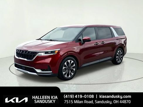 Used 2022 Kia Carnival EX FWD image 1