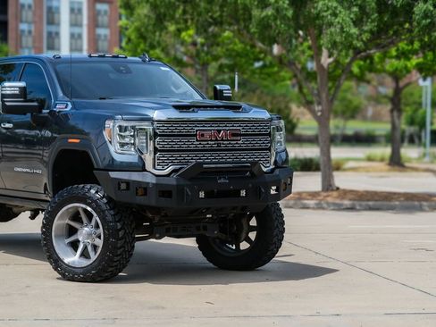Used 2020 GMC Sierra 2500 Denali w/ Denali Ultimate Package AWD/4WD image 3