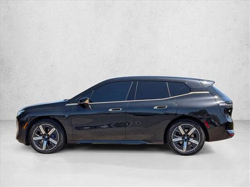 Used 2023 BMW iX xDrive50 w/ Sport Package AWD/4WD image 9