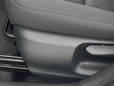 Used 2025 Toyota Corolla LE FWD image 16