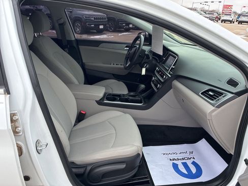 Used 2018 Hyundai Sonata SE image 17
