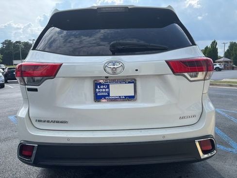 Used 2018 Toyota Highlander Limited Platinum FWD image 6