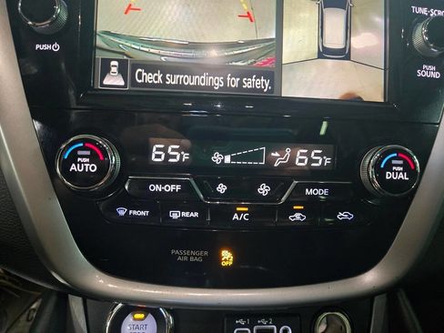 Used 2020 Nissan Murano SL w/ Moonroof Package image 18