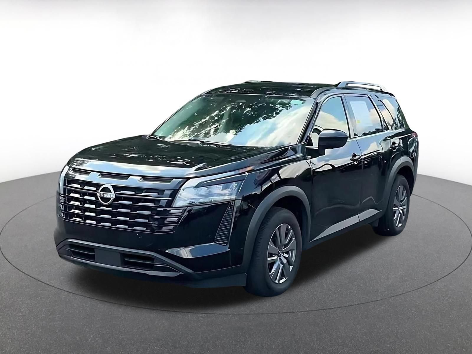Used 2026 Nissan Pathfinder SV FWD image 6