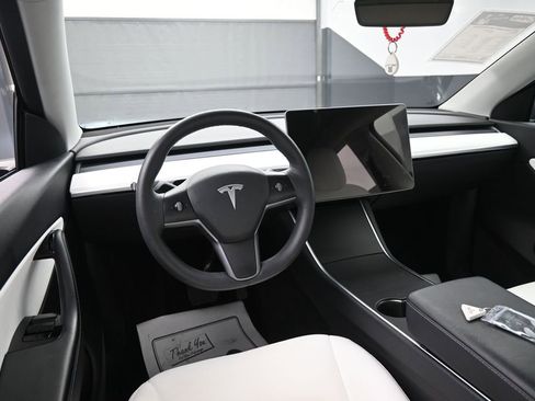 Used 2021 Tesla Model Y 2WD image 25