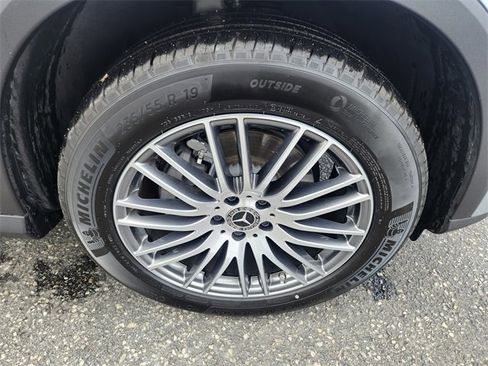 Certified 2025 Mercedes-Benz GLC 300 4MATIC image 23