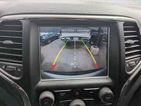 Used 2017 Jeep Grand Cherokee Altitude image 15