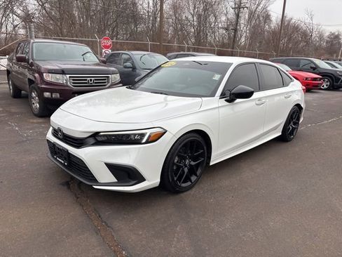 Used 2024 Honda Civic Sport image 3