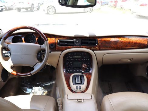 Used 2003 Jaguar XJ8 L RWD image 15