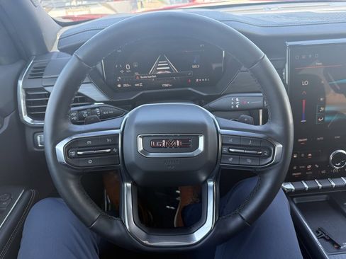 Used 2024 GMC Acadia Elevation image 21