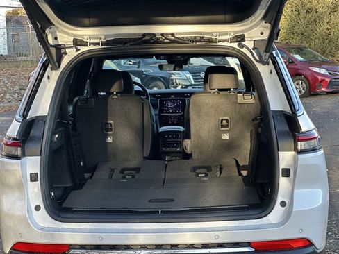 New 2025 Jeep Grand Cherokee L Laredo w/ Luxury Tech Group I image 20