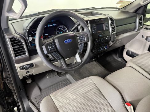 Used 2018 Ford F250 XLT w/ XLT Value Package AWD/4WD image 4