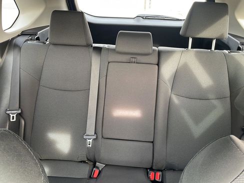 Used 2021 Toyota RAV4 LE image 14